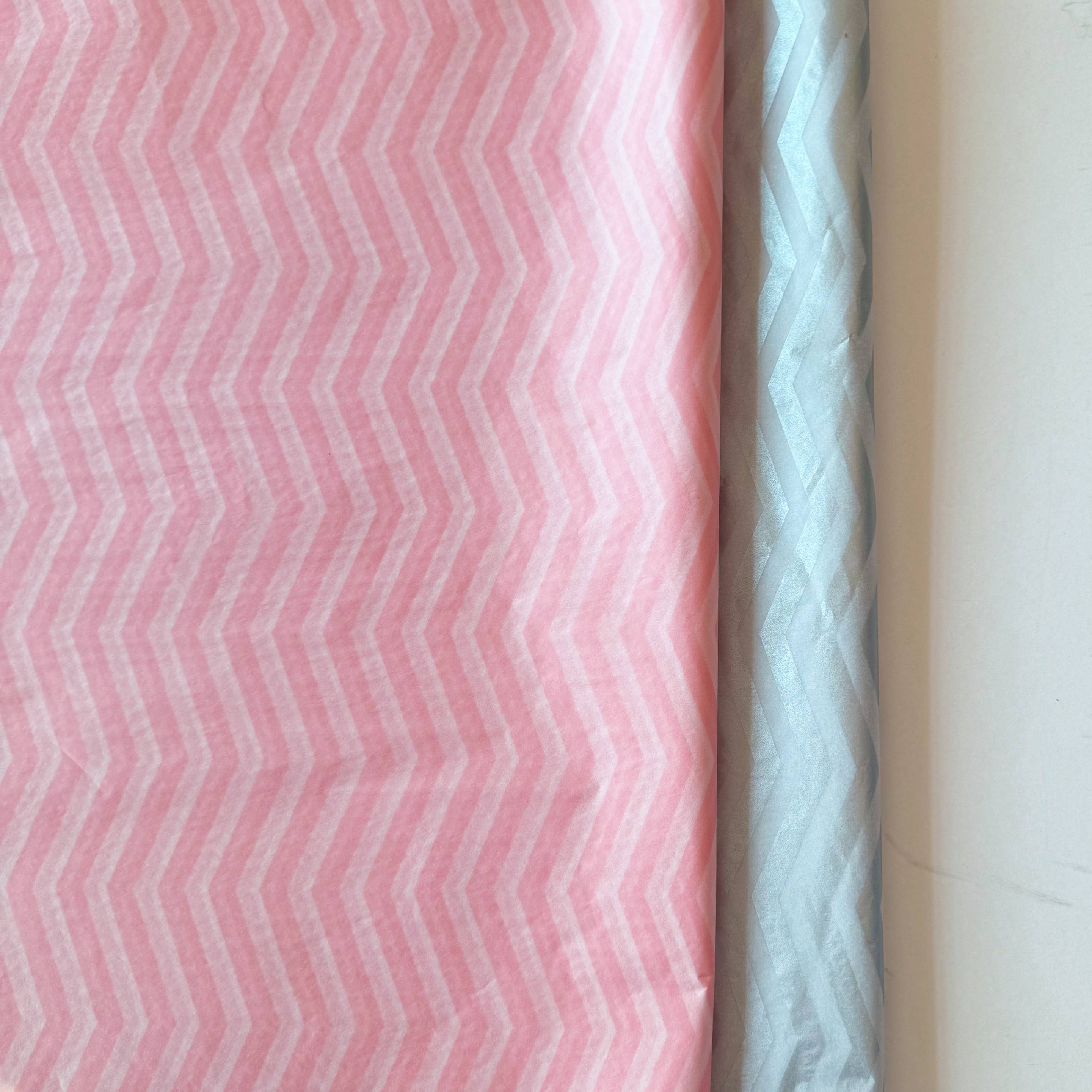 150pc, 28x20" Wavy Zigzag line 17g Wrap Paper Sheet